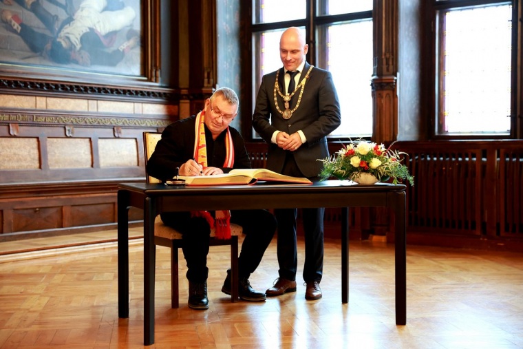 60 Jahre RWE - Eintrag ins Goldene Buch der Stadt Erfurt